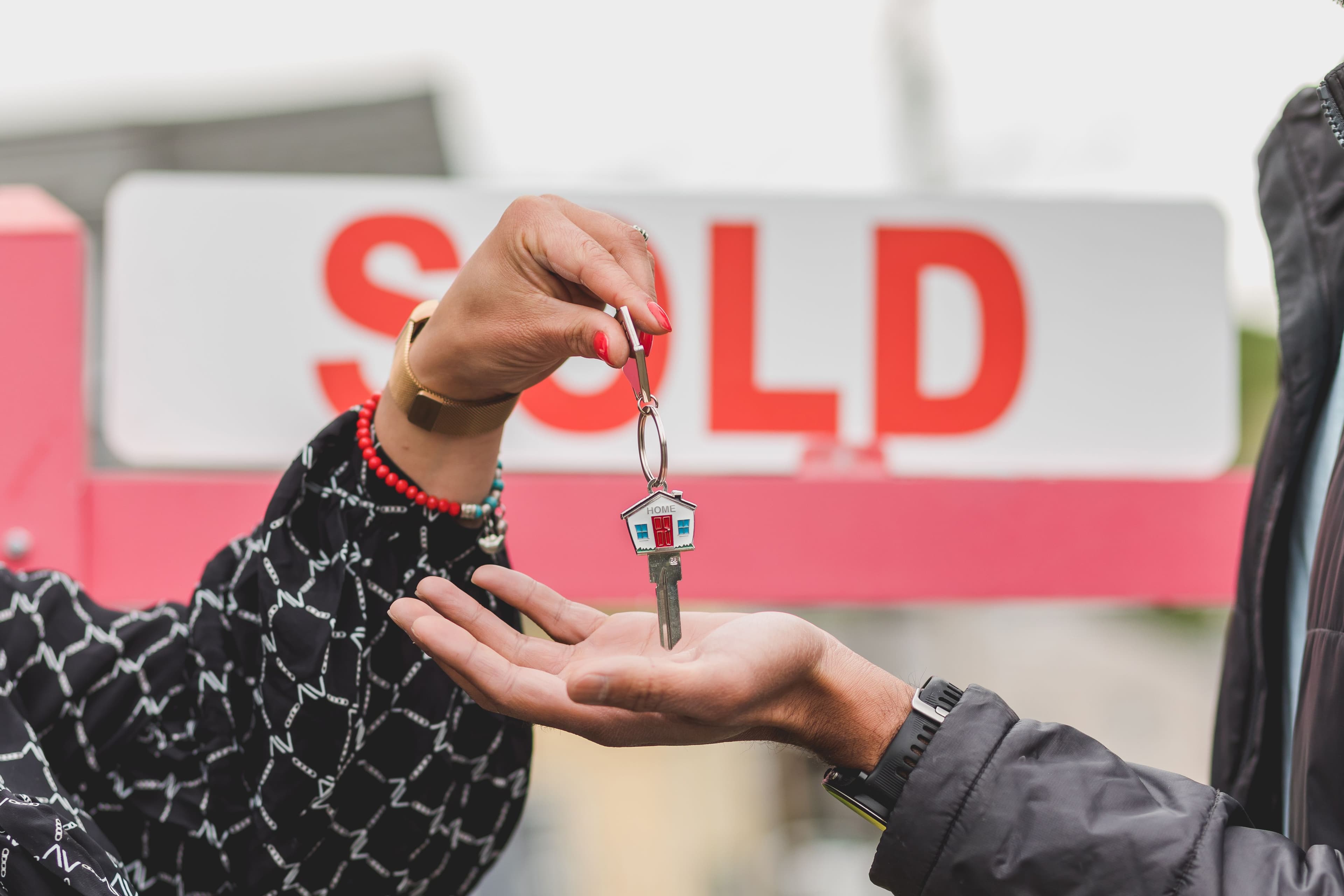 Keys handed over / unpacking